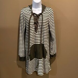 Twenty Second Tunic Hoodie (size Medium but tag cut out)